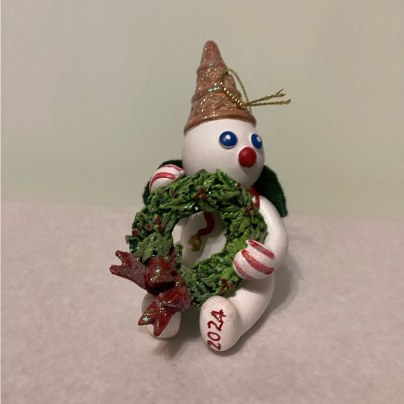 COPY - Mr Bingle New Orleans Icon Holding Christmas Wreath Ornament - Picture 7 of 7